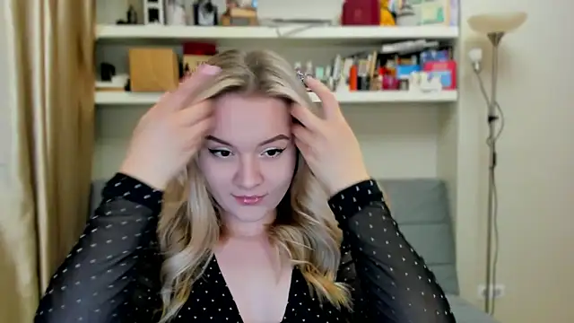 Kara Smith  online show from October 10, 9:58 pm