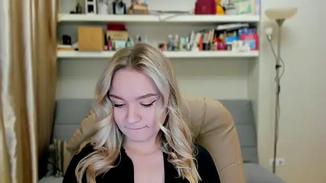 Kara Smith  online show from October 19, 9:37 pm