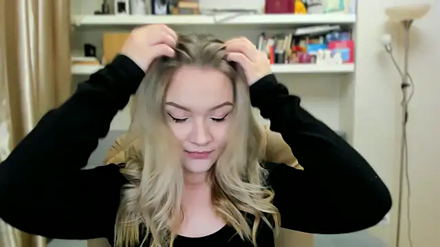 Kara Smith  online show from November 30, 10:58 pm