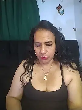 AlexaNovoa  online show from May 20, 1:56 am