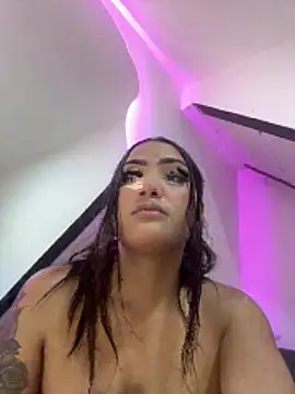 Snapshot of iamsara_21 chatting on April 12, 5:45 am iamsara 21 online show from April 12, 5:45 am
