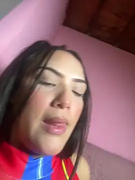 Snapshot of iamsara_21 chatting on April 22, 6:38 am iamsara 21 online show from April 22, 6:38 am