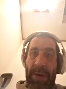 Snapshot of mayg chatting on February 17, 6:43 am mayg online show from February 17, 6:43 am