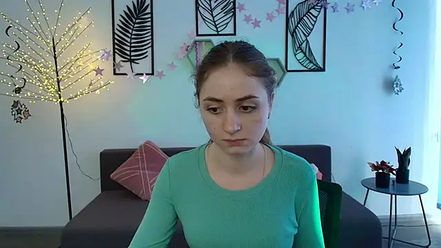 Snapshot of LilyHaart chatting on March 19, 11:06 am LilyHaart online show from March 19, 11:06 am