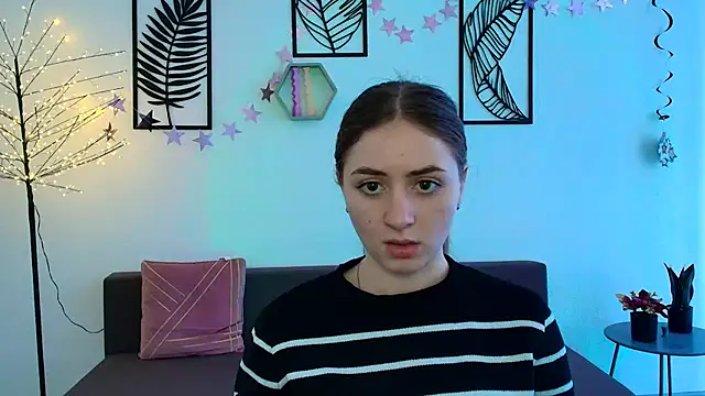 Snapshot of LilyHaart chatting on March 22, 12:57 pm LilyHaart online show from March 22, 12:57 pm