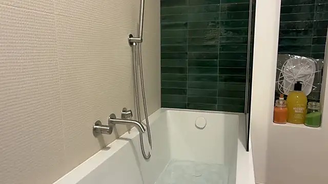 Snapshot of JOREDDs chatting on March 7, 8:50 pm JOREDDs online show from March 7, 8:50 pm