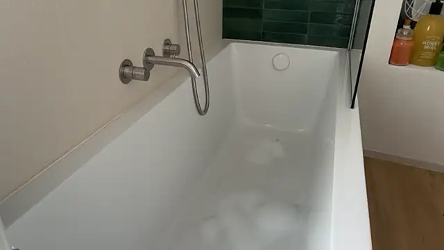 Snapshot of JOREDDs chatting on March 8, 11:14 am JOREDDs online show from March 8, 11:14 am