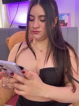 Snapshot of HADARA__ chatting on March 8, 9:40 pm HADARA online show from March 8, 9:40 pm