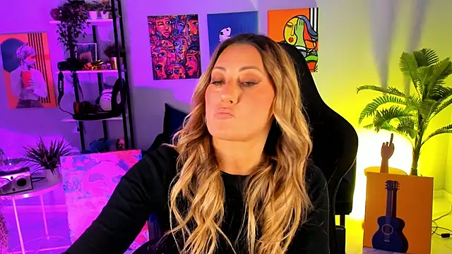 SarahAlluring online show from October 15, 12:38 pm