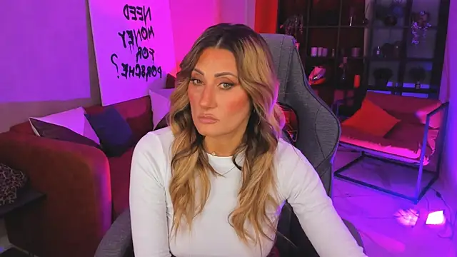 SarahAlluring online show from October 18, 12:06 pm