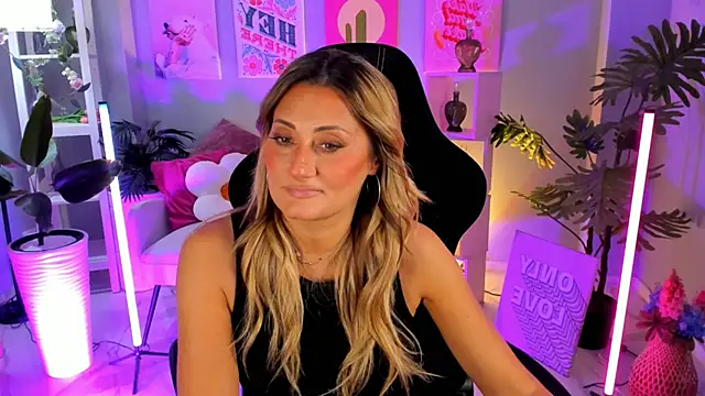 SarahAlluring online show from October 20, 10:59 am