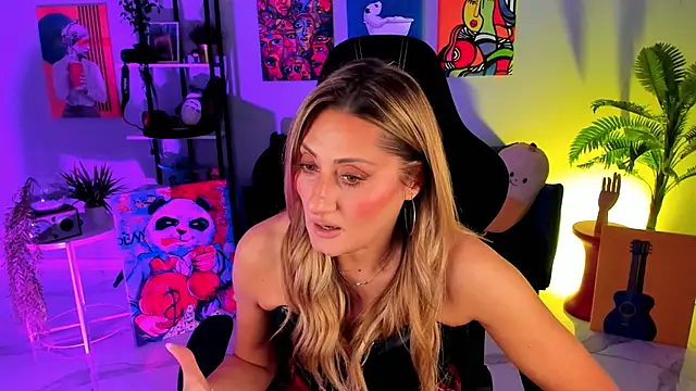 SarahAlluring online show from November 6, 11:55 am