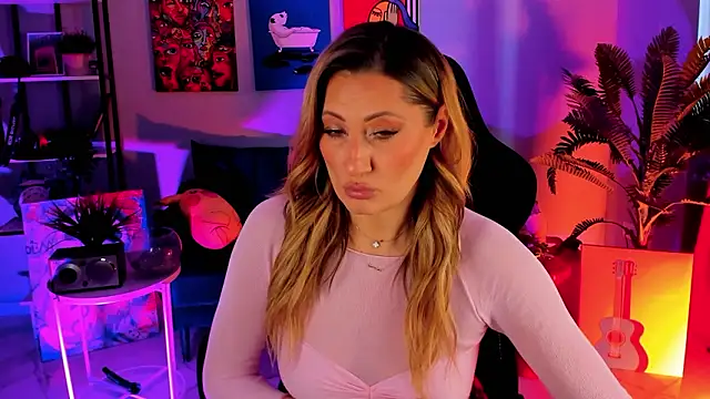 SarahAlluring online show from February 6, 11:46 am