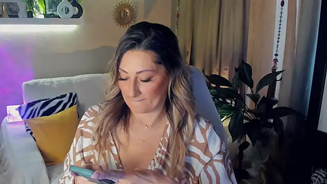 SarahAlluring online show from May 14, 3:08 pm
