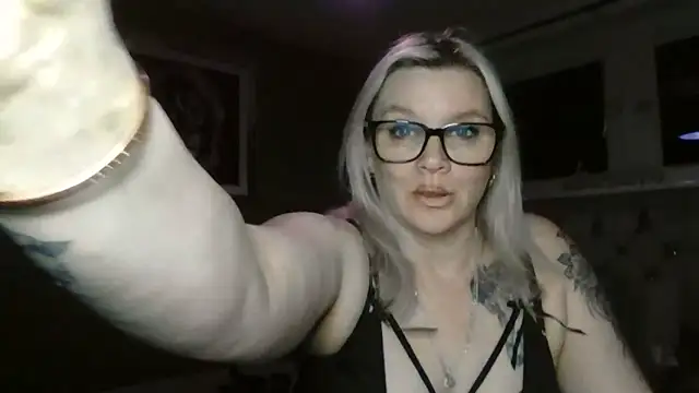 Snapshot of Curvy-Cleo chatting on March 14, 10:16 pm Curvy-Cleo online show from March 14, 10:16 pm