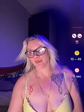 Curvy-Cleo online show from July 14, 8:58 pm