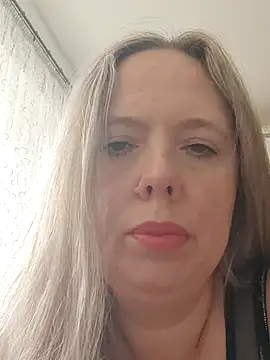 Snapshot of Irina3718 chatting on October 13, 9:31 am Irina3718 online show from October 13, 9:31 am