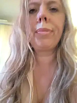 Irina3718 online show from May 6, 3:28 pm