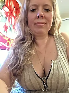Irina3718 online show from May 15, 2:13 pm