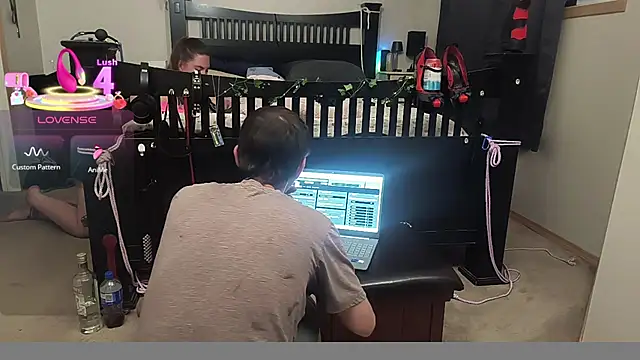 Snapshot of KinkyBratandDaddy chatting on September 20, 3:29 am KinkyBratandDaddy online show from September 20, 3:29 am