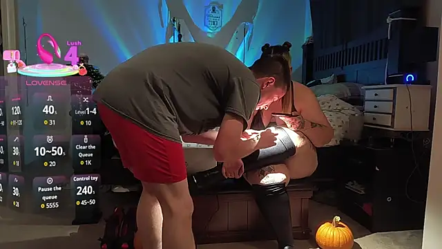 Snapshot of KinkyBratandDaddy chatting on October 17, 3:31 am KinkyBratandDaddy online show from October 17, 3:31 am