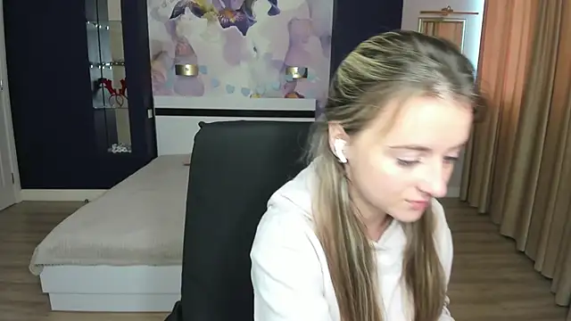 Snapshot of StasyStew chatting on October 2, 7:37 am StasyStew online show from October 2, 7:37 am