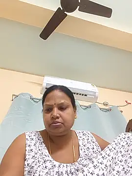 Snapshot of Arohi35 chatting on March 27, 12:49 pm Arohi35 online show from March 27, 12:49 pm