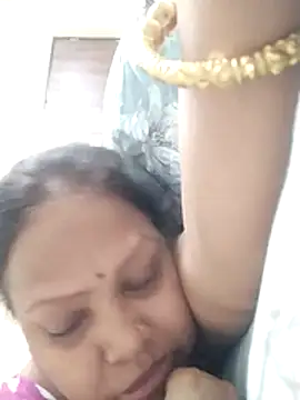 Snapshot of Arohi35 chatting on July 15, 9:42 pm Arohi35 online show from July 15, 9:42 pm
