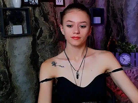 Snapshot of LanaTey chatting on September 10, 6:24 am LanaTey online show from September 10, 6:24 am