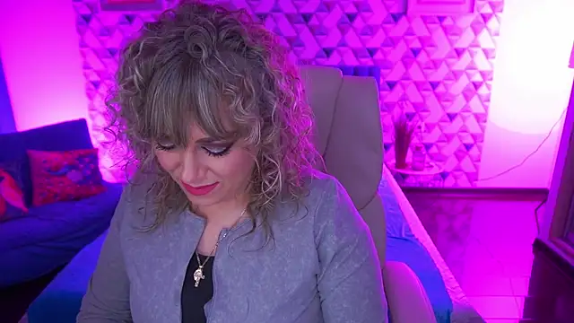 CandyLadyyy online show from May 10, 8:36 pm