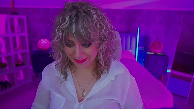 CandyLadyyy online show from June 21, 8:55 pm