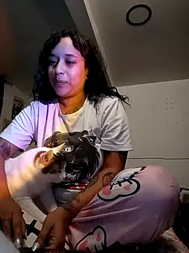 Snapshot of IsisBathory chatting on March 19, 2:37 am IsisBathory online show from March 19, 2:37 am