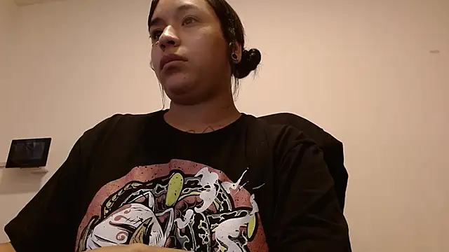 Snapshot of IsisBathory chatting on March 22, 3:31 pm IsisBathory online show from March 22, 3:31 pm