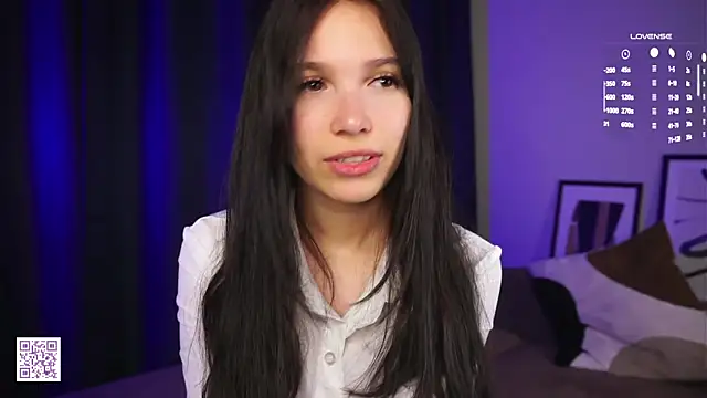 Snapshot of MayAgard chatting on September 24, 7:17 pm MayAgard online show from September 24, 7:17 pm