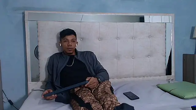 Snapshot of Gregory_Sforza chatting on September 18, 12:07 pm Gregory Sforza online show from September 18, 12:07 pm