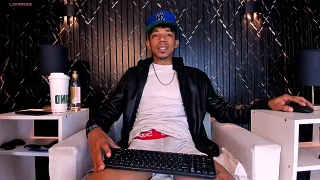 Snapshot of Gregory_Sforza chatting on October 3, 12:46 pm Gregory Sforza online show from October 3, 12:46 pm