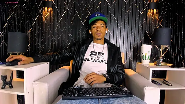 Snapshot of Gregory_Sforza chatting on October 6, 12:35 pm Gregory Sforza online show from October 6, 12:35 pm