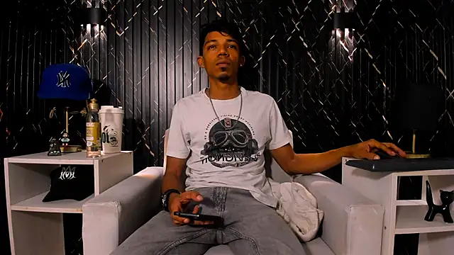 Snapshot of Gregory_Sforza chatting on October 15, 12:27 pm Gregory Sforza online show from October 15, 12:27 pm