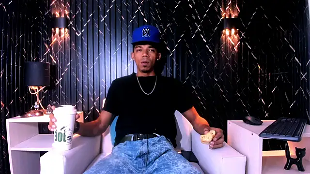 Snapshot of Gregory_Sforza chatting on October 25, 12:02 pm Gregory Sforza online show from October 25, 12:02 pm