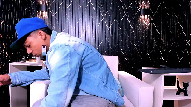 Snapshot of Gregory_Sforza chatting on October 28, 12:41 pm Gregory Sforza online show from October 28, 12:41 pm