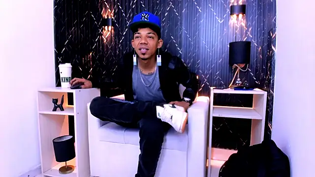 Snapshot of Gregory_Sforza chatting on October 29, 1:02 pm Gregory Sforza online show from October 29, 1:02 pm