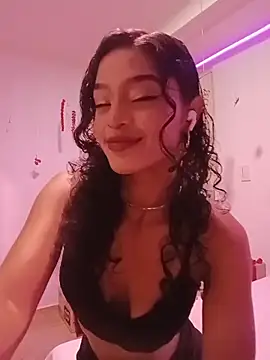 Snapshot of Aphrodite-777 chatting on February 15, 11:01 pm Aphrodite-777 online show from February 15, 11:01 pm