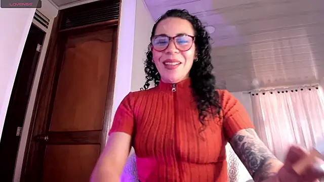 mia velvet1 online show from May 6, 12:54 pm