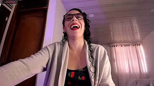 mia velvet1 online show from May 7, 12:32 pm