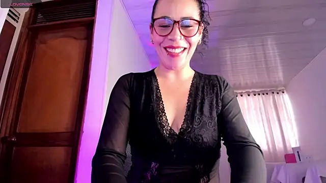 mia velvet1 online show from May 14, 1:29 pm