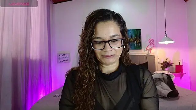 Snapshot of Rose_Thompson1 chatting on April 20, 1:14 pm Rose Thompson1 online show from April 20, 1:14 pm