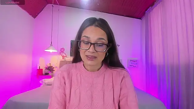 Snapshot of Rose_Thompson1 chatting on April 24, 1:35 pm Rose Thompson1 online show from April 24, 1:35 pm