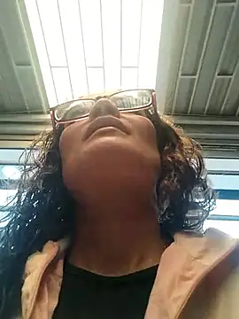 Snapshot of Rose_Thompson1 chatting on May 7, 1:05 pm Rose Thompson1 online show from May 7, 1:05 pm