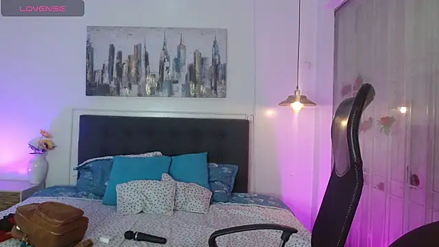 Snapshot of Rose_Thompson1 chatting on May 12, 1:30 pm Rose Thompson1 online show from May 12, 1:30 pm