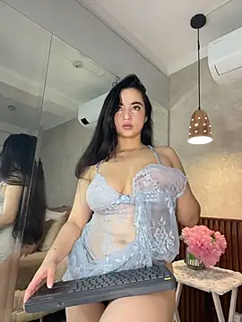 alisonnwalker2025 online show from February 5, 1:05 pm